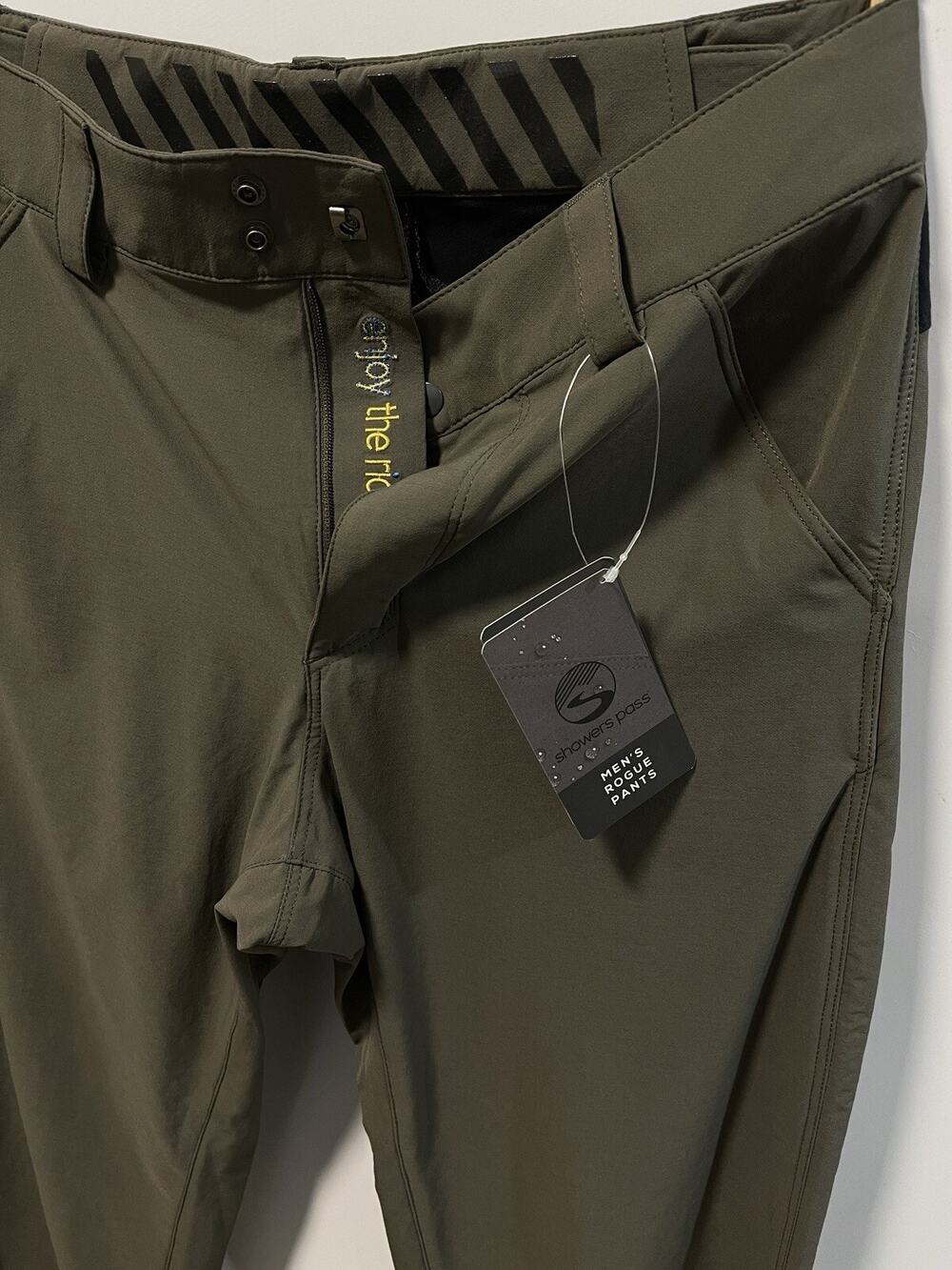 Showers Pass Rogue Pants Mens 28 Fatigue Green Outdoor Stretch NWT GF